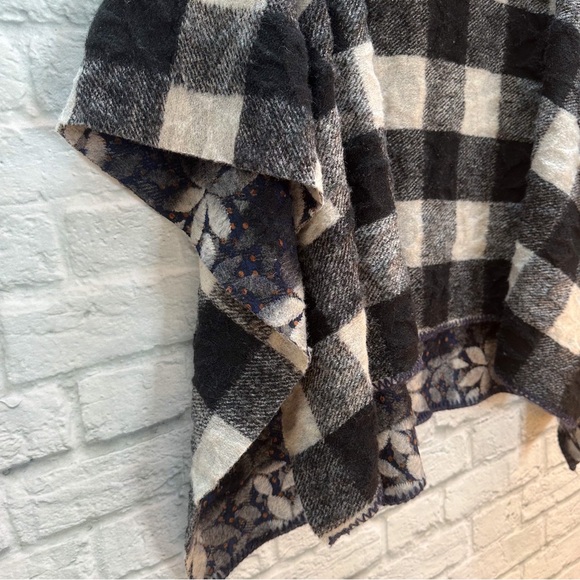 Anthropologie WINTERTIDE wool blend poncho, one size. - Picture 13 of 16